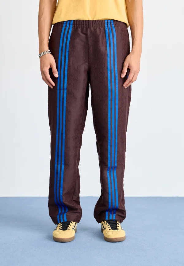 CLUB TRACKPANTS - Tracksuit bottoms - shadow brown