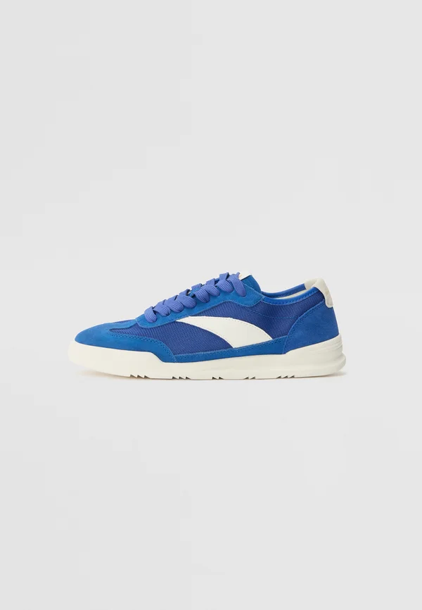 CLUBMTL - Trainers - bright blue