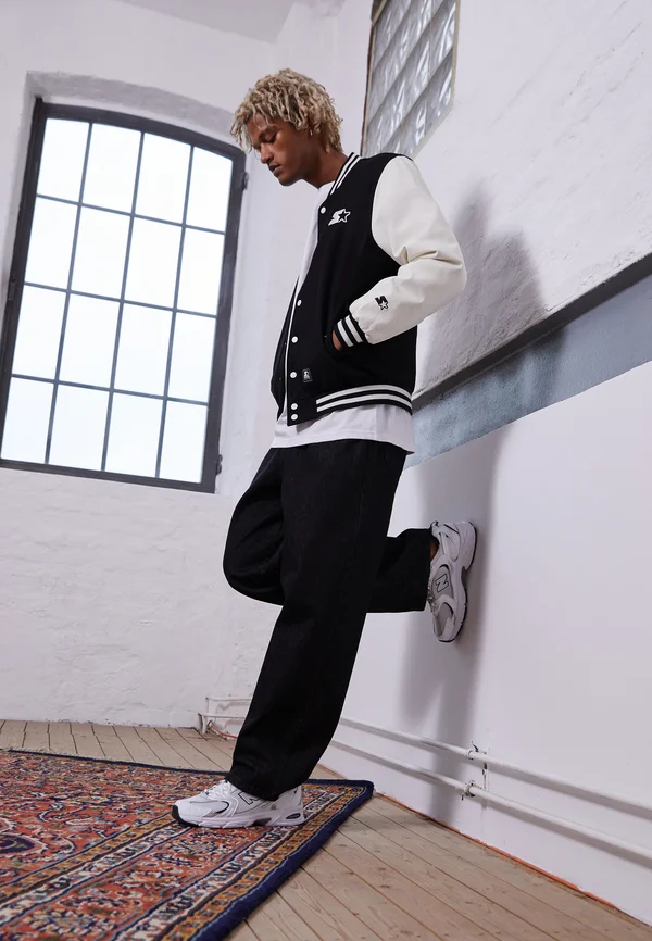 COLLEGE - Bomber Jacket - black/white