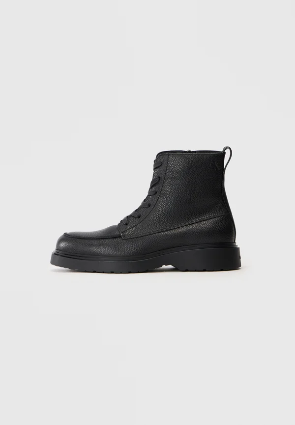 COMBAT APRON - Lace-up ankle boots - triple black