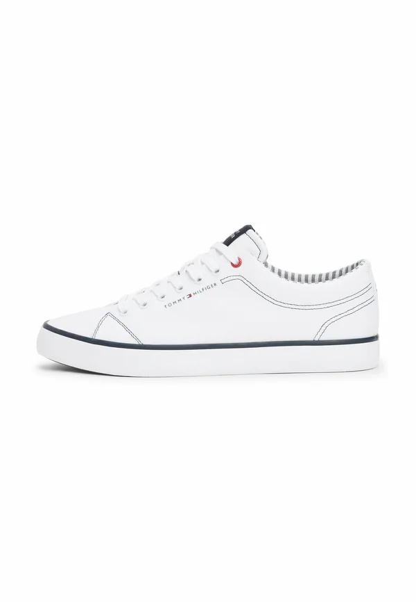 CONTRAST STITCHING LOGO - Trainers - white
