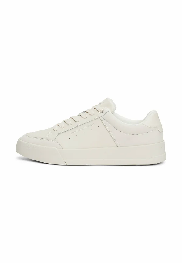 COURT - Trainers - alabaster