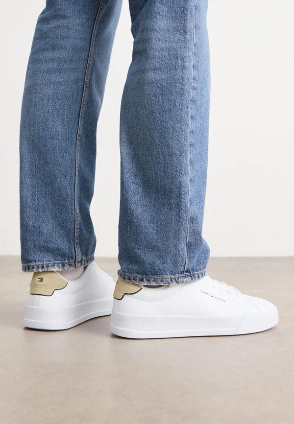 COURT - Trainers - white/sandal wood