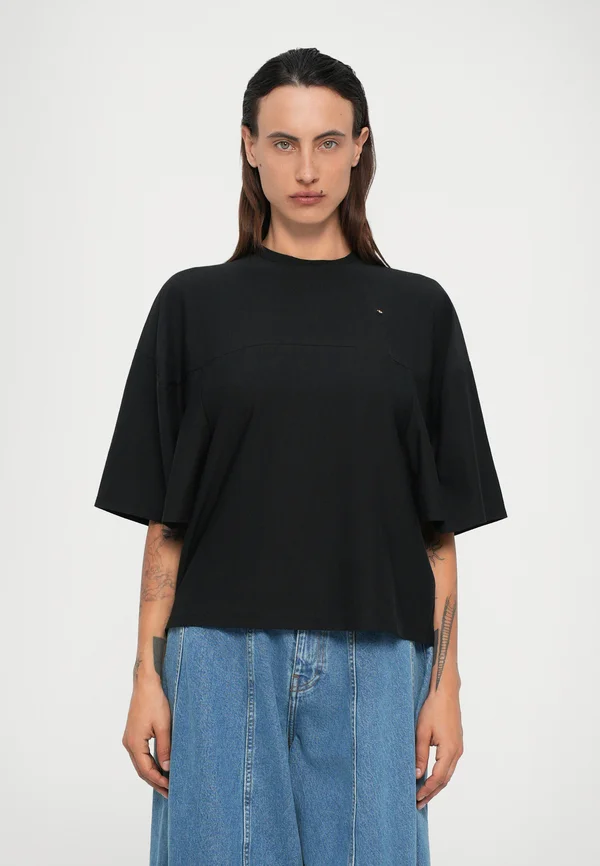 COUTURE SQUARE - Basic T-shirt - black