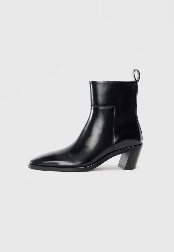 Cowboy/biker ankle boot - black