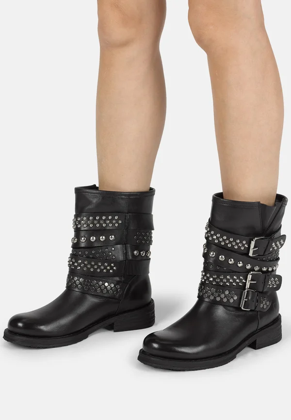 Cowboy/biker ankle boot - black