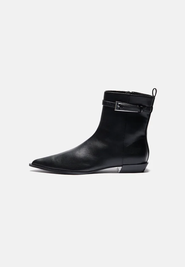 Cowboy/biker ankle boot - black