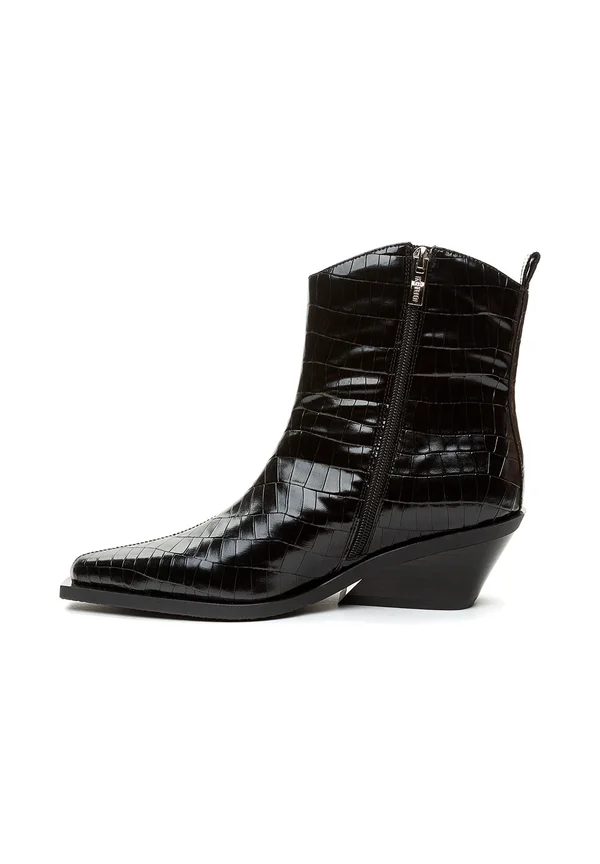 Cowboy/biker ankle boot - black
