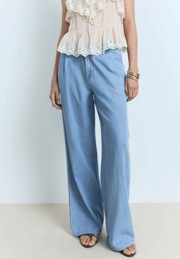 CRETA - Relaxed fit jeans - light blue