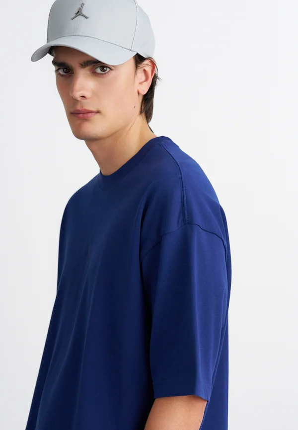 CREW - Basic T-shirt - blue void