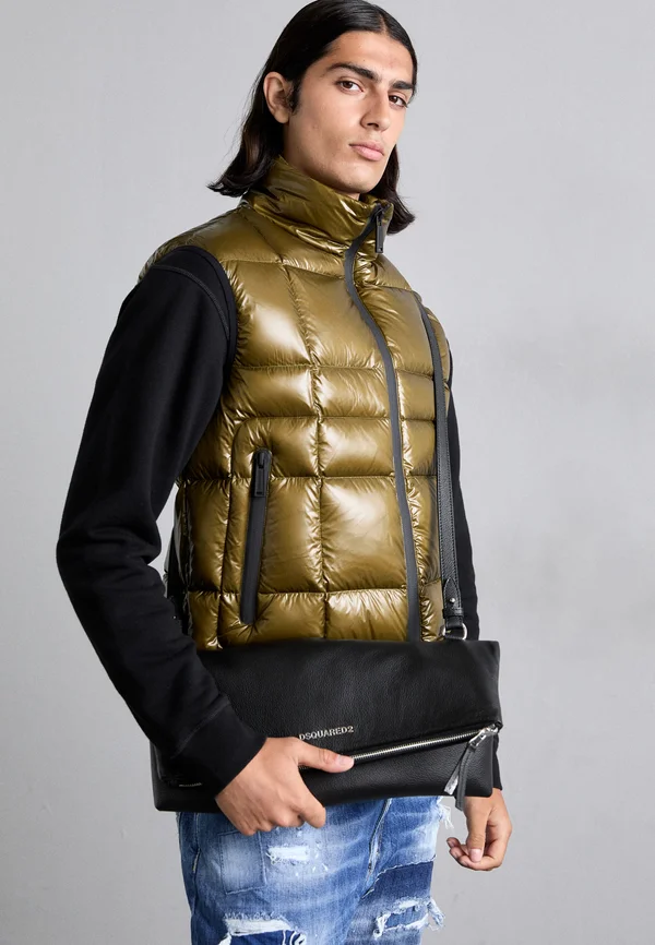 Cross body bag - black