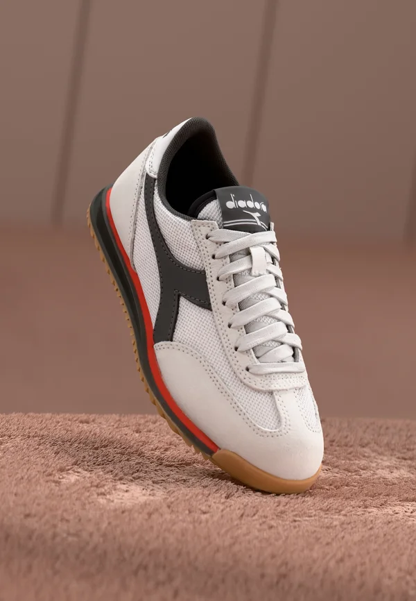 CROSS UNISEX - Trainers - white/black beluga