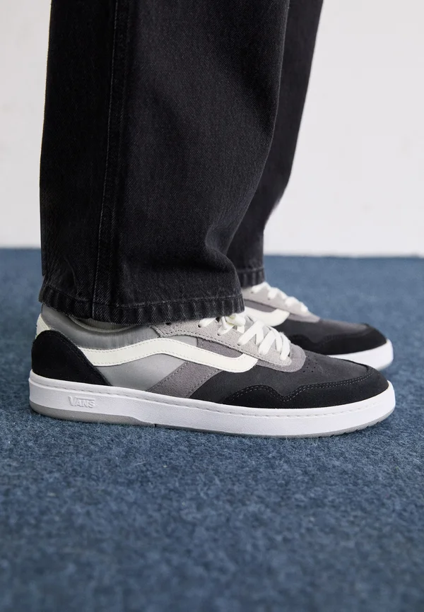 CRUZE - Trainers - gray