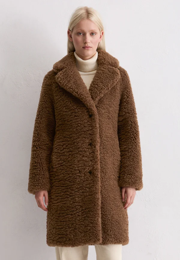 CURLY LAPEL COLLAR - Winter coat - muted earth