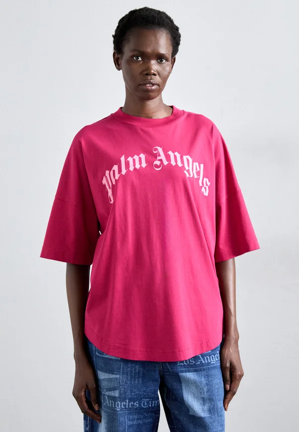 CURVED LOGO OVER TEE - Print T-shirt - fuchsia/pink