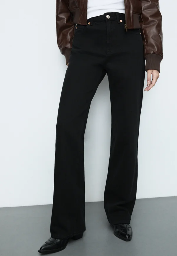 D92 - Relaxed fit jeans - black