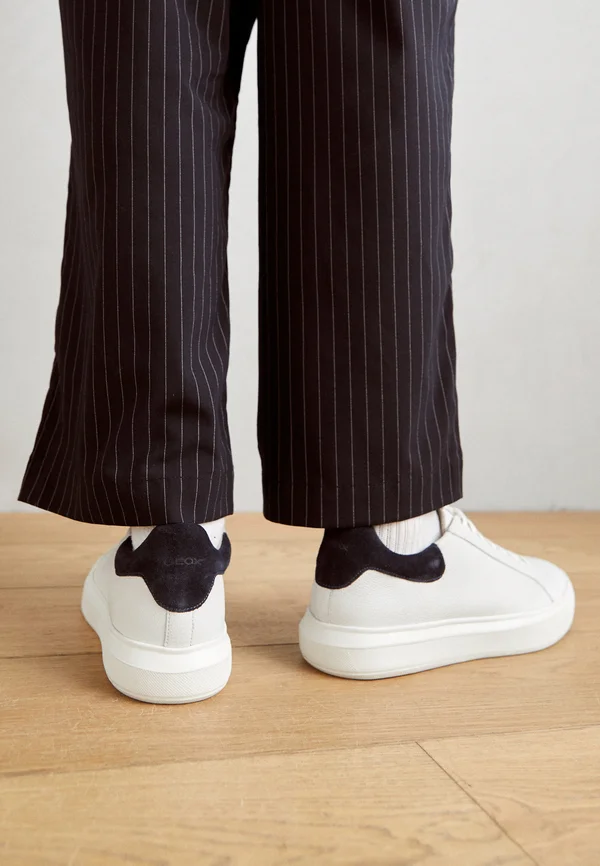 DEIVEN - Trainers - white/navy