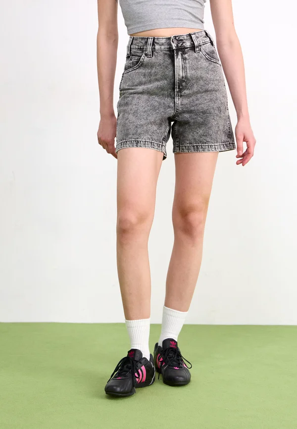 Denim shorts - light gray wash