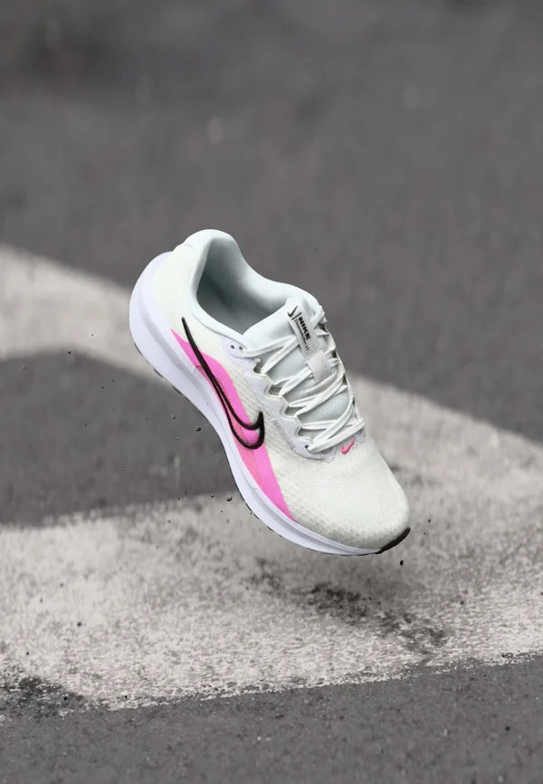 DOWNSHIFTER 13 - Road running shoes - white/pink spell/black