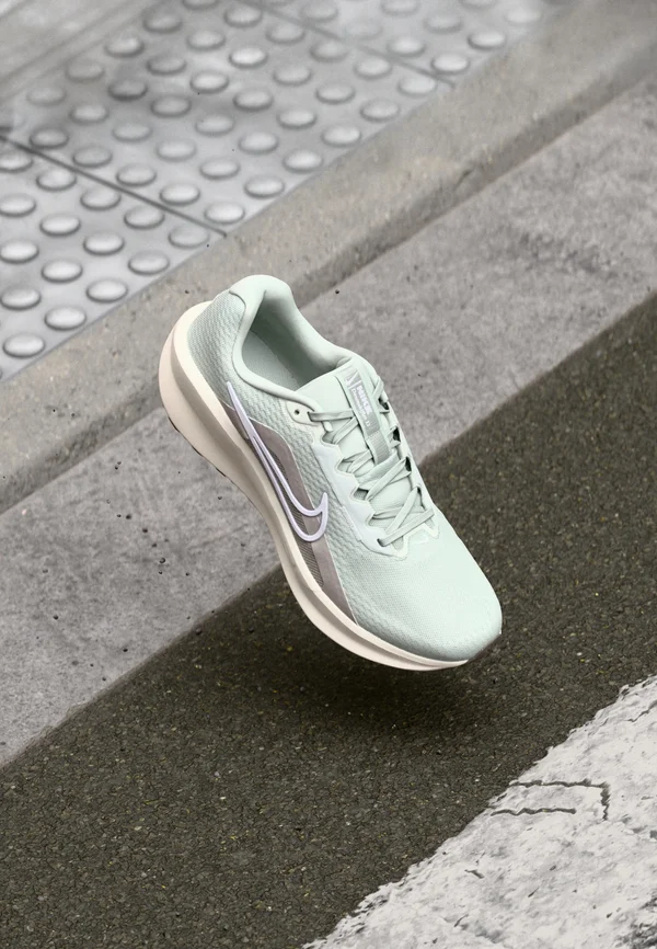 DOWNSHIFTER 13 - Road running shoes - light silver/white/college grey/sail/cave stone