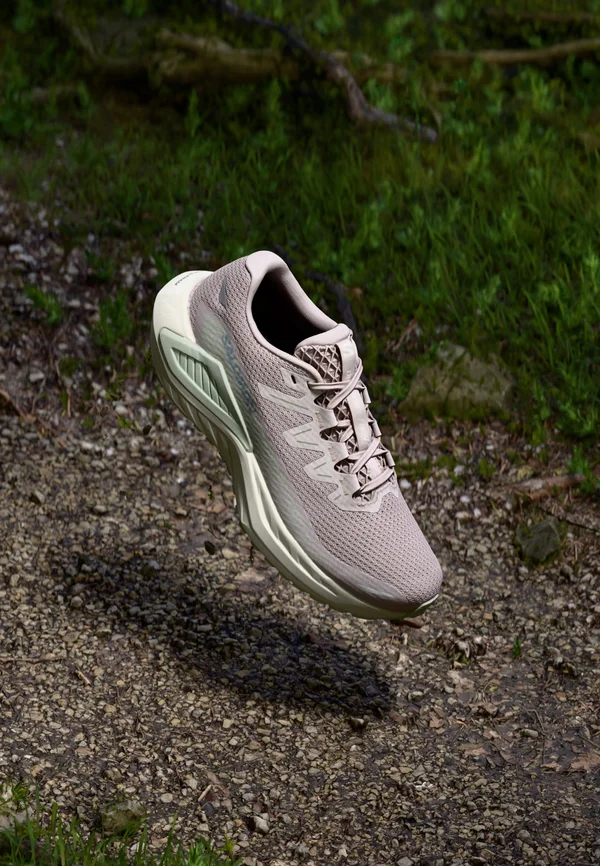 DRX DEFY GRVL - Trail running shoes - hushed violet/vanilla ice/sea foam