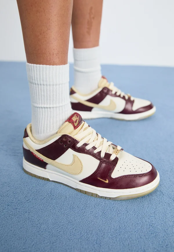 DUNK - Trainers - sail/team gold/sail/burgundy crush/light khaki/university red