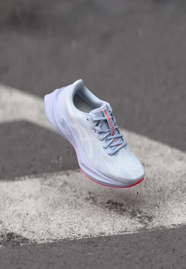 DYNABLAST 5 - Road running shoes - blue fade/white