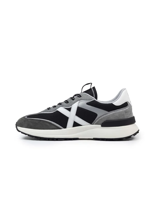 DYNAMIX - Trainers - black