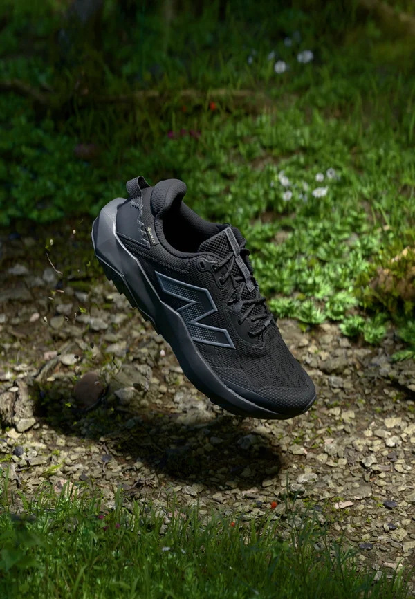 DYNASOFT NITREL V6 - Trail running shoes - black
