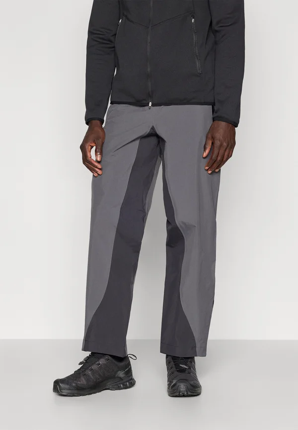 DYNGJA SHELL PANTS - Outdoor trousers - black