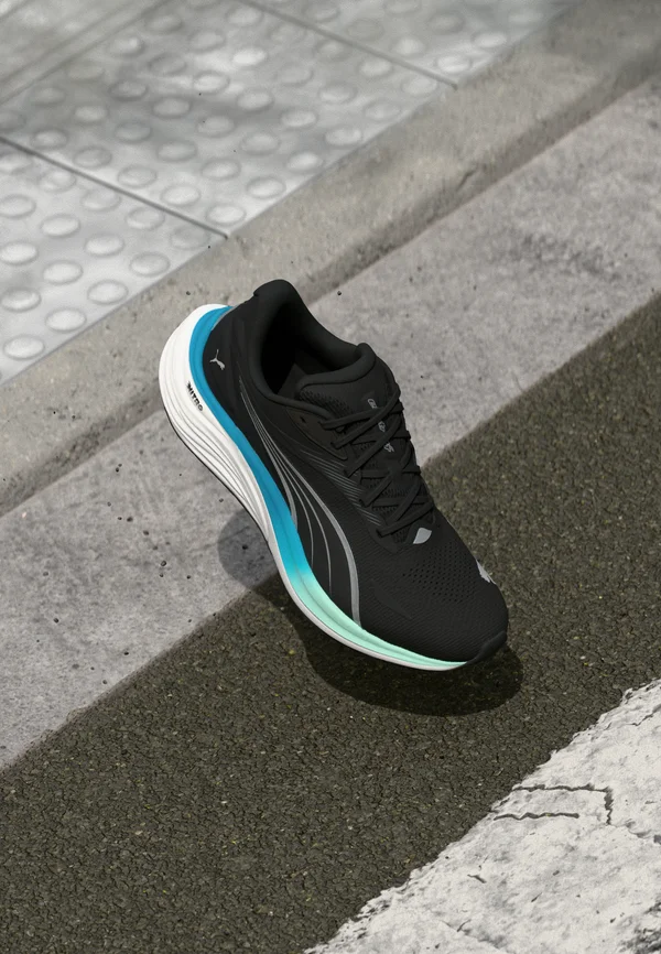 ELECTRIFY NITRO 4 - Road running shoes - black/mint melt/speed blue