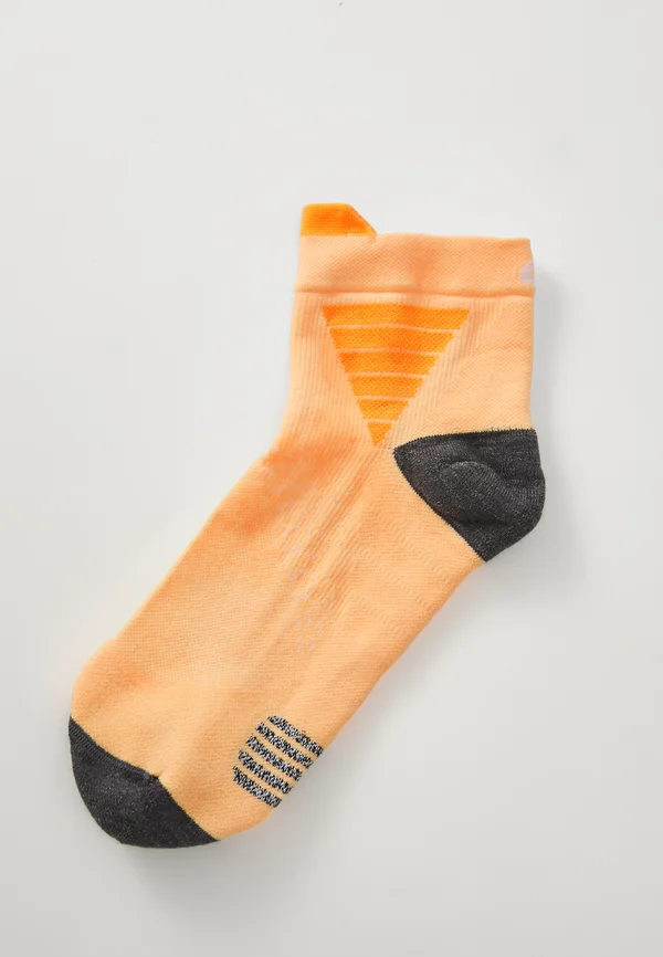 ELITE FUJITRAIL QUARTER SOCK UNISEX - Sports socks - orange glow