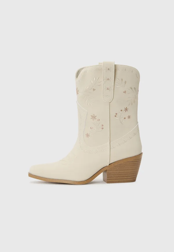 EMMIEMAY - Cowboy/biker ankle boot - ice