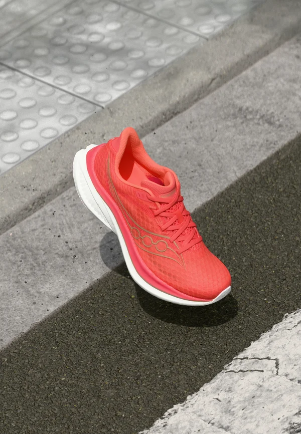ENDORPHIN SPEED 5 - Road running shoes - coral/salmon
