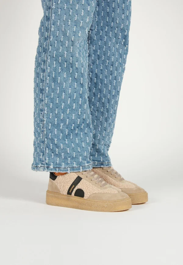 ENJAR NATUK LOW - Trainers - mouton