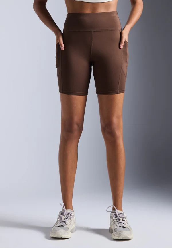 ESSENTIAL HIGH RISE CYCLING SHORTS WITH SIDE POCKETS - Leggings - brown