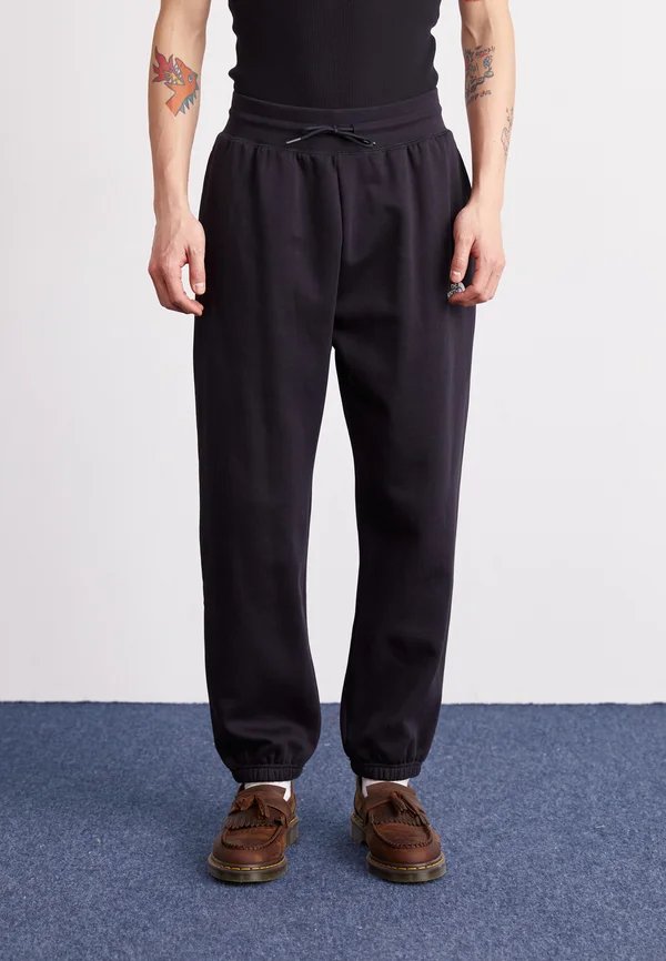 ESSENTIAL RELAXED STRAIGHT JOGGER - Tracksuit bottoms - black