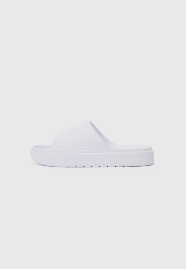 ESSENTIAL UNISEX - Slippers - white