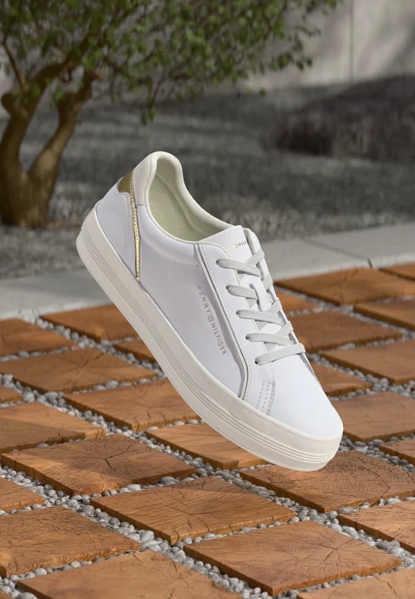 ESSENTIAL VULC - Trainers - white/gold-coloured