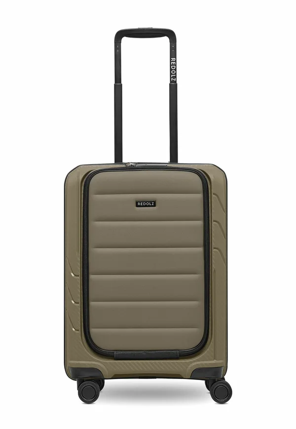 ESSENTIALS 4-ROLLEN KABINENTROLLEY  SOFT-POCKET LAPTOPFACH - Luggage - brown