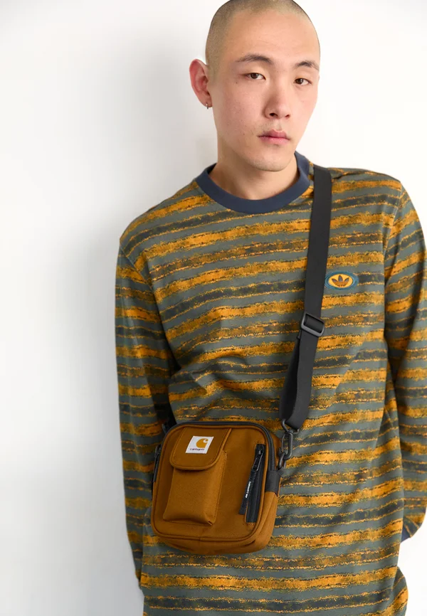 ESSENTIALS BAG SMALL UNISEX - Cross body bag - hamilton brown