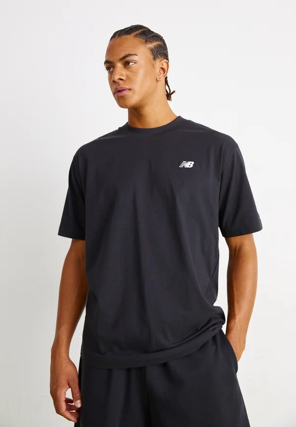 ESSENTIALS - Basic T-shirt - black