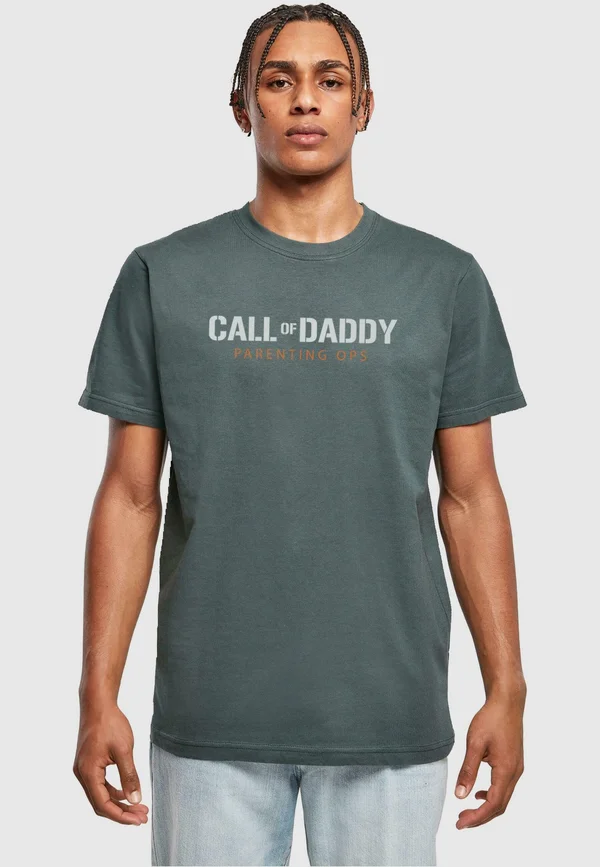 FATHERS DAY - CALL OF DADDY  - Print T-shirt - bottlegreen