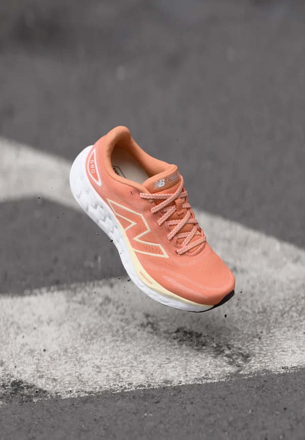 FRESH FOAM 680 - Road running shoes - peach nectar