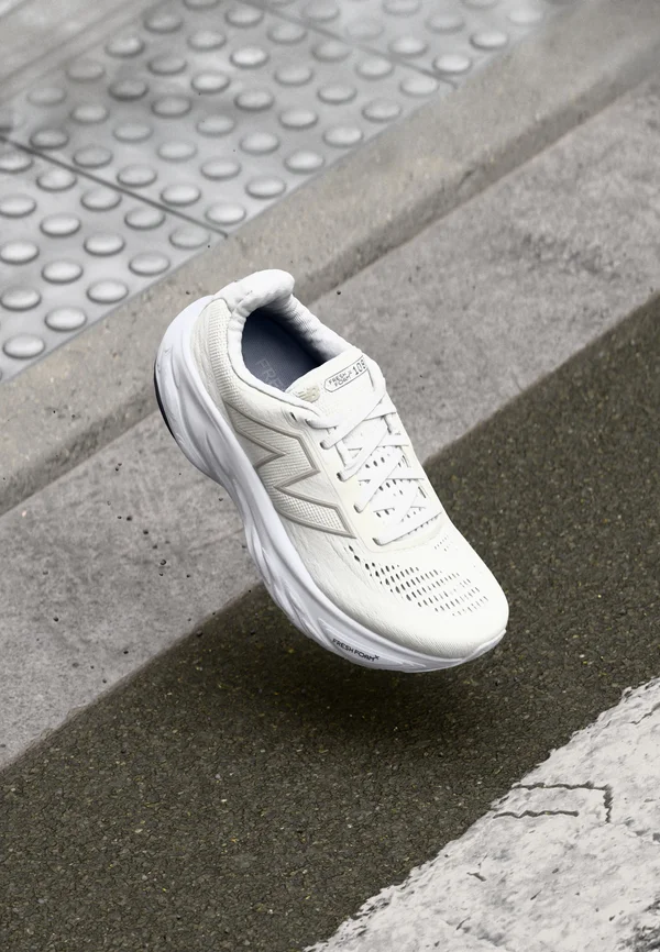 FRESH FOAM X 1080 - Road running shoes - white