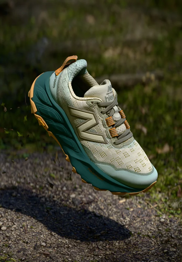 FRESH FOAM X HIERRO V9 - Trail running shoes - calcium