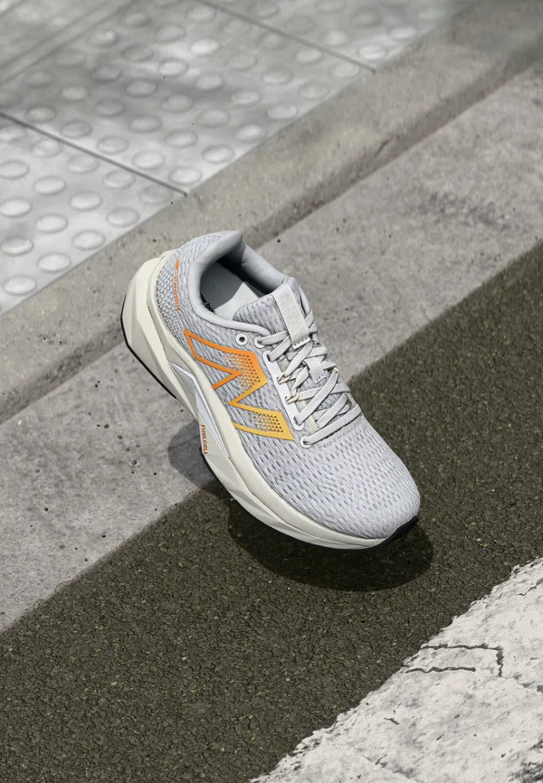 FUELCELL PROPEL V5 - Road running shoes - white