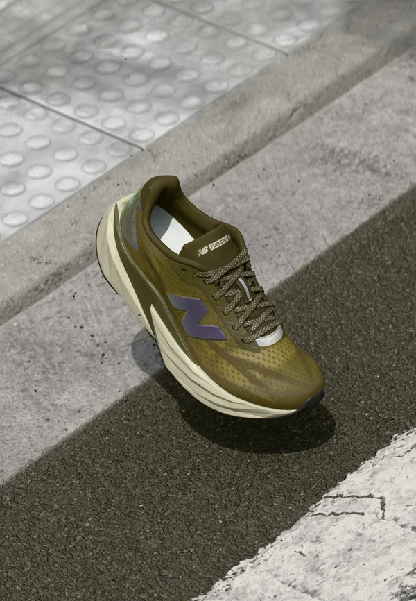 FUELCELL REBEL V5 - Road running shoes - woodland