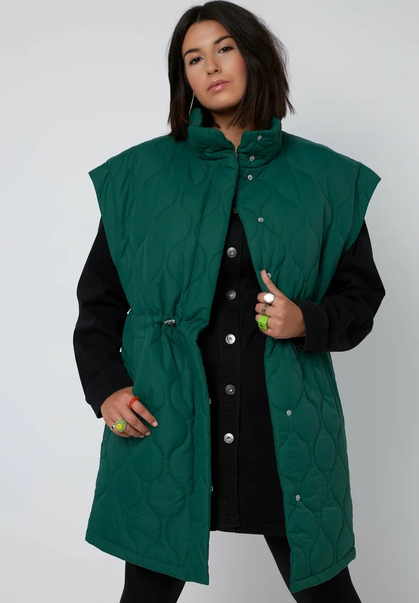 FULLY LINED QUILTED - Waistcoat - medium green