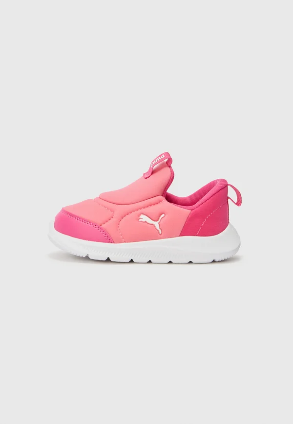 FUN RACER 2 UNISEX - Road running shoes - pink
